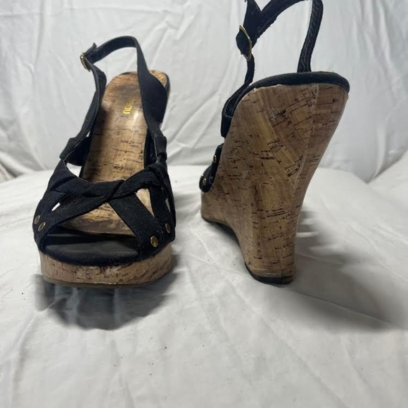 Cork wedges by Le Chateau - Picture 3 of 4